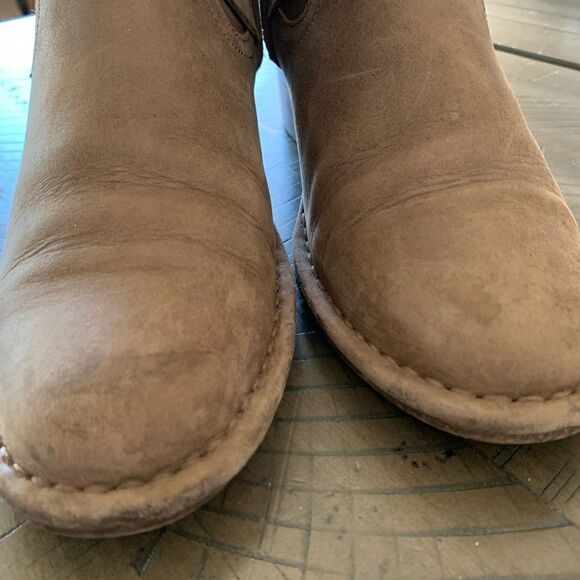 UGG women’s Elysian brown booties sz 6 - Picture 5 of 6